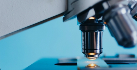 Apresentados novos dados sobre venetoclax em combinação com rituximab em doentes com LLC R/R que completaram a duração fixa de tratamento