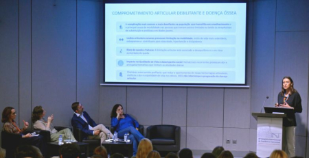 Quais as necessidades da hemofilia em diferentes faixas etárias?