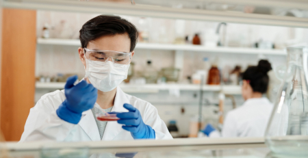 Pfizer apoia iniciativas independentes com Bolsas de Investigação na área da Oncologia